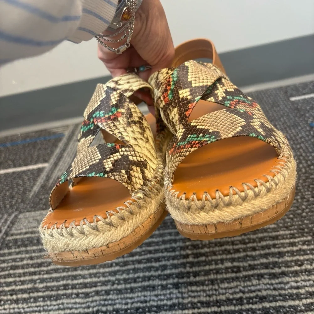 Cole Haan Cloudfeel Vero Espadrille Sandals in a snake print pattern size 9